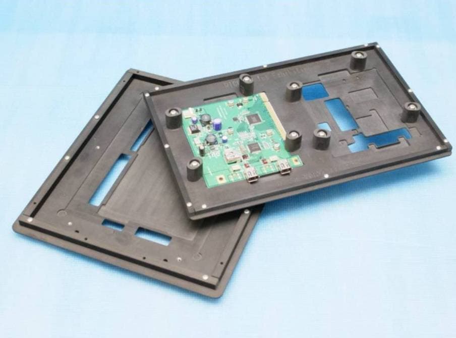 Solder pallet with PCB